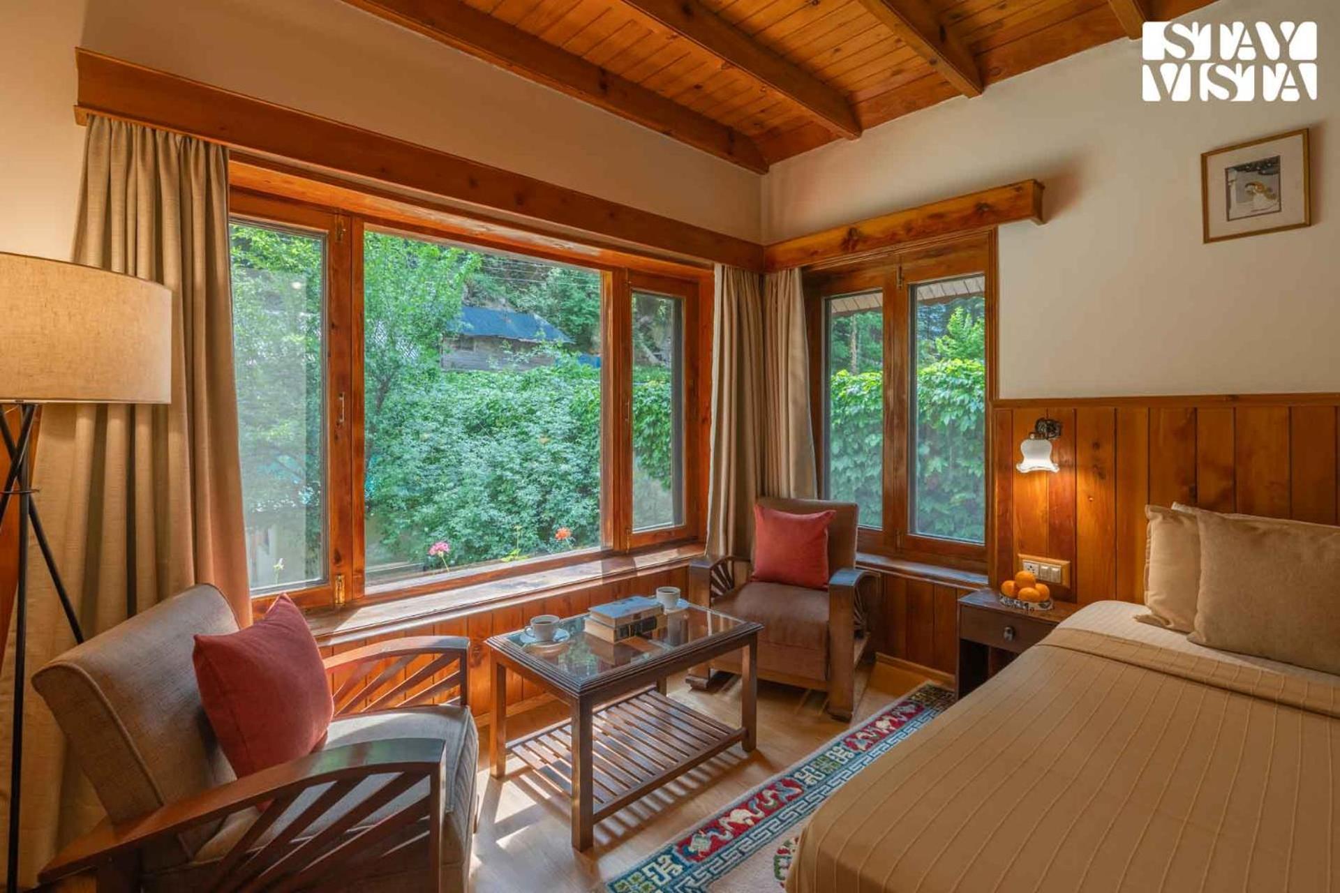 Stayvista At Retreat With Lawn, Bonfire Villa Manali (Himachal Pradesh)